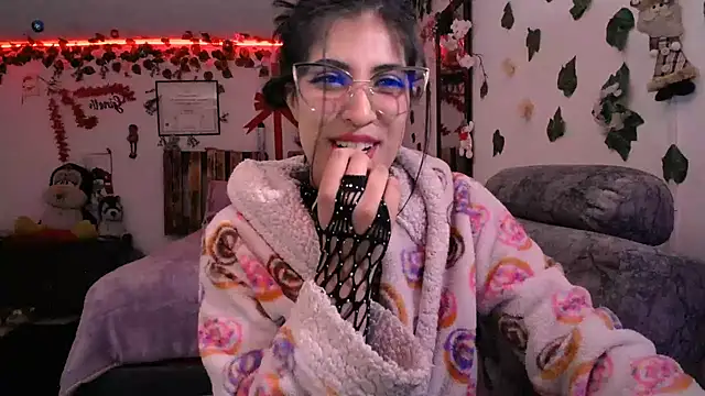 azahar  ziiz online show from December 19, 2024, 12:24 am