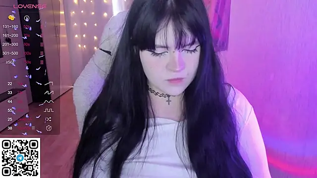 SelenaCute online show from March 4, 2026, 11:16 am