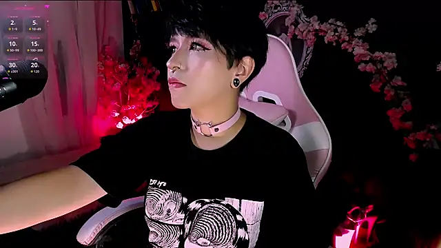 kitty roxy online show from July 16, 2026, 5:35 am