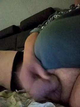 Snapshot of ichgross chatting on November 28, 2025, 6:05 am ichgross online show from November 28, 2025, 6:05 am