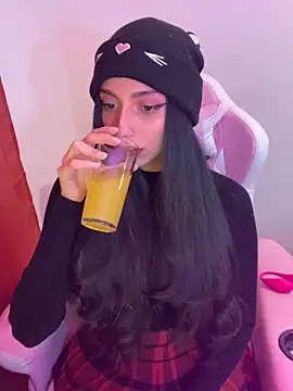 Felicia smok3 online show from June 2, 2026, 2:57 am
