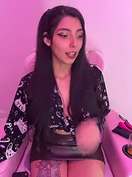 Snapshot of Felicia_smok3 chatting on July 10, 2026, 4:50 am Felicia smok3 online show from July 10, 2026, 4:50 am