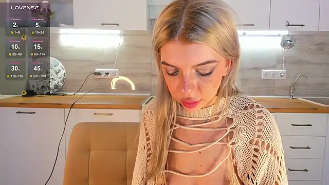 Snapshot of Ashley-Urban chatting on December 13, 2024, 11:39 pm Ashley-Urban online show from December 13, 2024, 11:39 pm