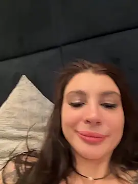 Snapshot of Ashley-Urban chatting on January 14, 2025, 10:02 pm Ashley-Urban online show from January 14, 2025, 10:02 pm