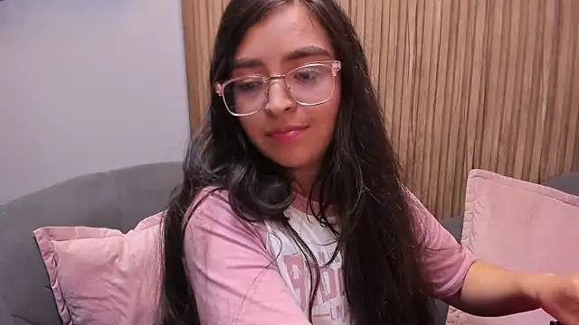 Eva Macalliter online show from January 8, 2025, 11:54 am