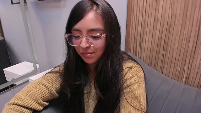 Eva Macalliter online show from January 22, 2025, 6:31 am