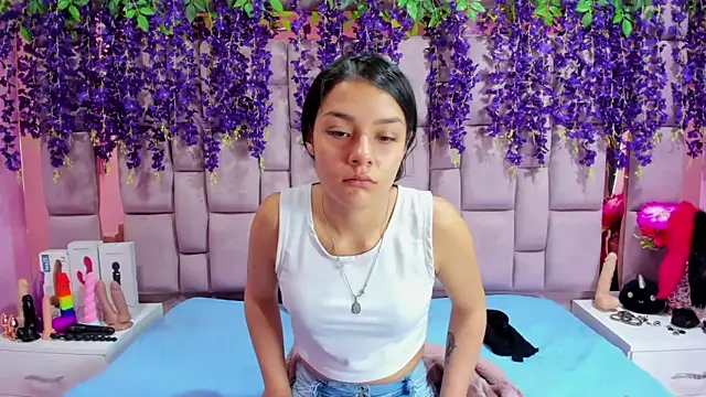 Bich Anal  online show from January 10, 2025, 1:09 pm