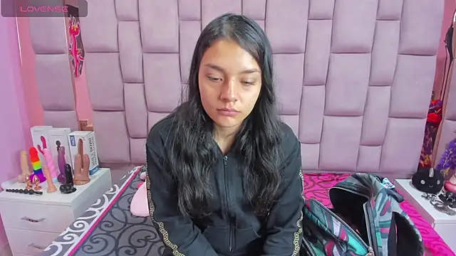 Bich Anal  online show from March 18, 2025, 1:31 pm