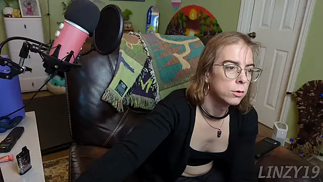 Linzy 19 online show from February 24, 2025, 4:15 pm