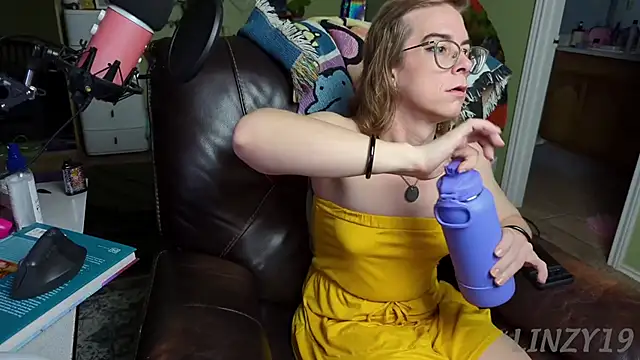 Linzy 19 online show from March 1, 2025, 12:39 am