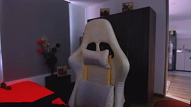 ScarlettMalbec online show from February 5, 2026, 9:41 pm