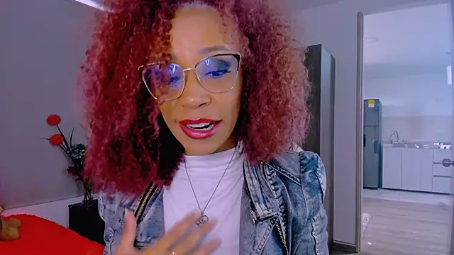 ScarlettMalbec online show from April 15, 2026, 8:53 pm