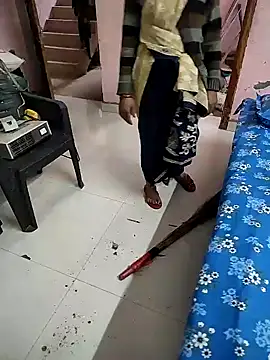 COUPLLE VILLAGE online show from January 24, 2025, 3:43 am