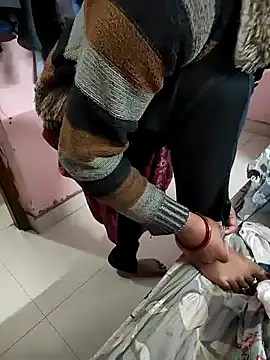 COUPLLE VILLAGE online show from February 12, 2025, 3:40 am