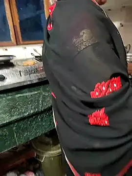 COUPLLE VILLAGE online show from March 8, 2025, 4:01 am