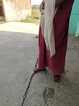 COUPLLE VILLAGE online show from April 11, 2026, 2:49 am