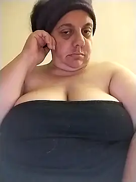 BustyBabyOfficial online show from November 4, 2025, 11:59 pm