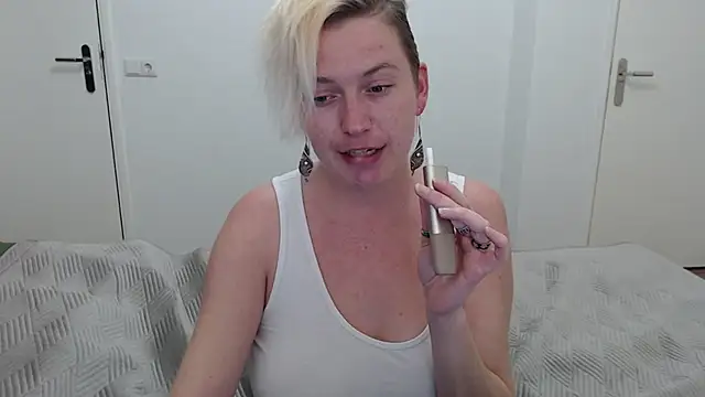 cumfun online show from February 6, 2025, 6:02 pm