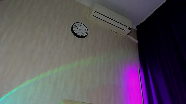 Snapshot of Miss_Kreez chatting on September 9, 2025, 8:47 am Miss Kreez online show from September 9, 2025, 8:47 am