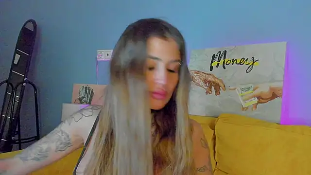 Snapshot of Patricia_Cox chatting on October 24, 2025, 8:16 pm Patricia Cox online show from October 24, 2025, 8:16 pm