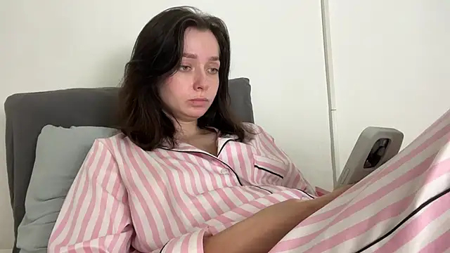  liatris  online show from January 4, 2025, 3:17 pm