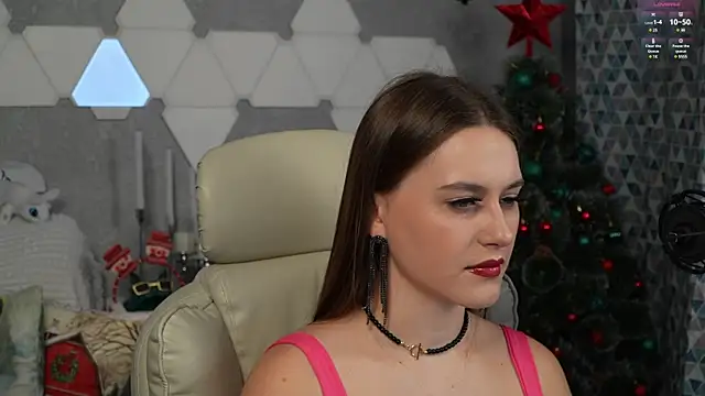 Snapshot of HarleyDeess chatting on December 13, 2024, 10:34 pm HarleyDeess online show from December 13, 2024, 10:34 pm