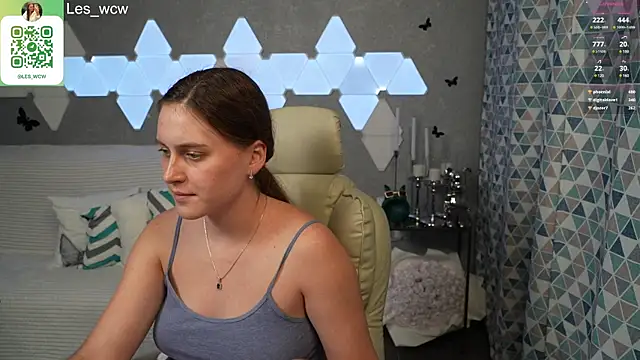 Snapshot of HarleyDeess chatting on February 5, 2025, 3:34 am HarleyDeess online show from February 5, 2025, 3:34 am