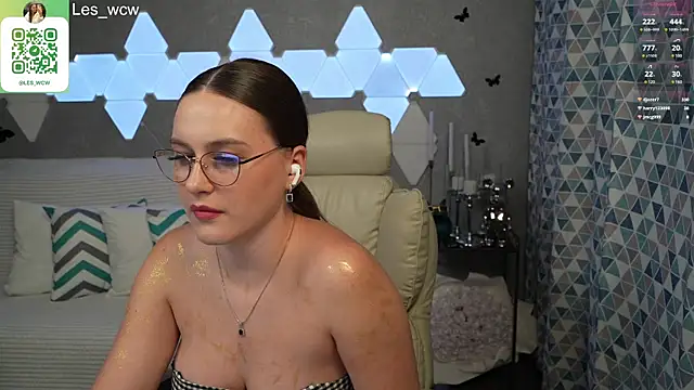 Snapshot of HarleyDeess chatting on February 20, 2025, 1:57 am HarleyDeess online show from February 20, 2025, 1:57 am