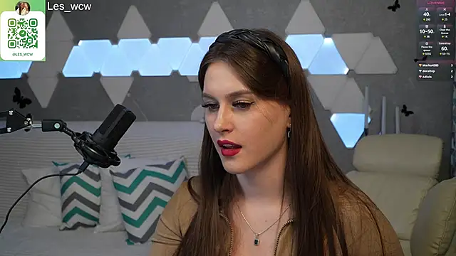 Snapshot of HarleyDeess chatting on February 23, 2025, 10:53 pm HarleyDeess online show from February 23, 2025, 10:53 pm