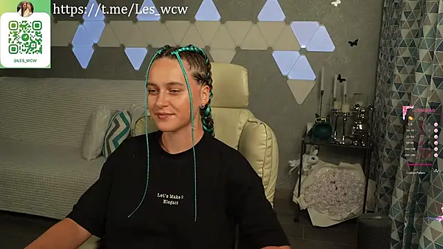 Snapshot of HarleyDeess chatting on October 1, 2025, 10:49 pm HarleyDeess online show from October 1, 2025, 10:49 pm