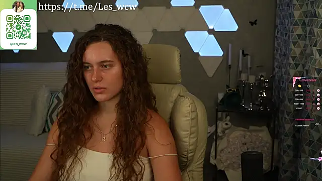 Snapshot of HarleyDeess chatting on October 6, 2025, 9:45 pm HarleyDeess online show from October 6, 2025, 9:45 pm