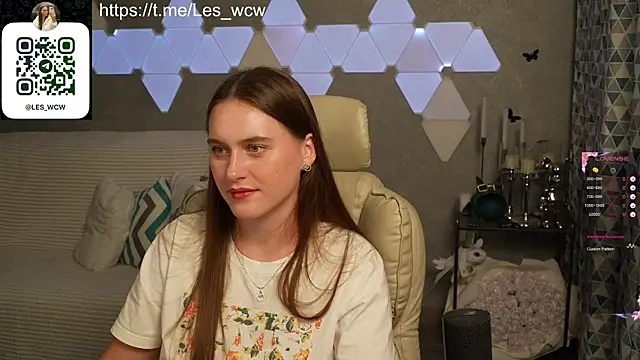 Snapshot of HarleyDeess chatting on October 23, 2025, 7:01 pm HarleyDeess online show from October 23, 2025, 7:01 pm