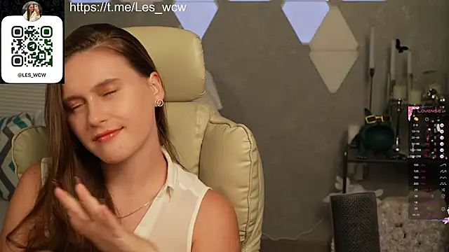 Snapshot of HarleyDeess chatting on October 28, 2025, 9:28 pm HarleyDeess online show from October 28, 2025, 9:28 pm