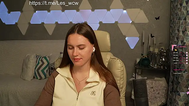 Snapshot of HarleyDeess chatting on November 2, 2025, 10:45 pm HarleyDeess online show from November 2, 2025, 10:45 pm