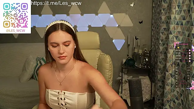 Snapshot of HarleyDeess chatting on November 4, 2025, 10:20 pm HarleyDeess online show from November 4, 2025, 10:20 pm