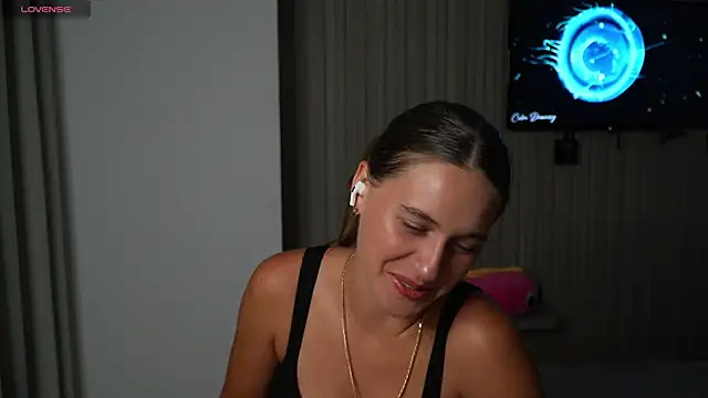 Snapshot of HarleyDeess chatting on June 24, 2026, 7:46 pm HarleyDeess online show from June 24, 2026, 7:46 pm