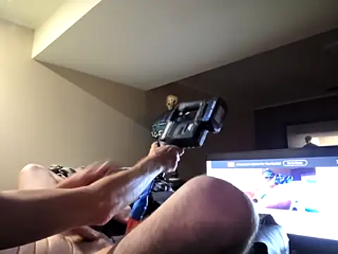 Travislovescum online show from October 27, 2025, 12:53 pm