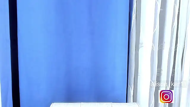 alison-ker3 online show from May 17, 2026, 4:43 am