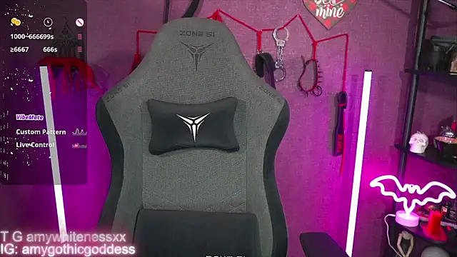 amywhitenessxx online show from April 12, 2026, 3:06 pm