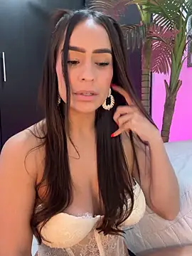 Mau White online show from February 9, 2026, 11:09 pm