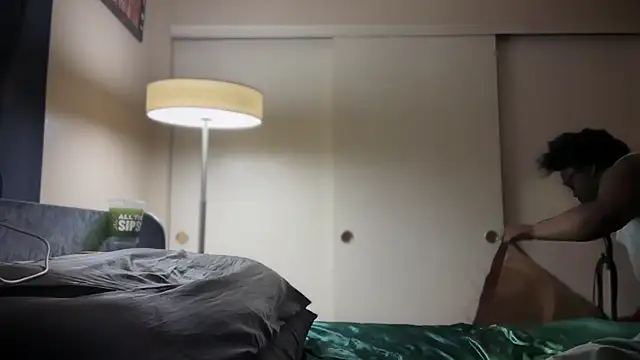 Yagurl  west online show from February 4, 2025, 1:45 am