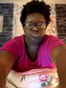 Yagurl  west online show from December 3, 2025, 6:17 pm