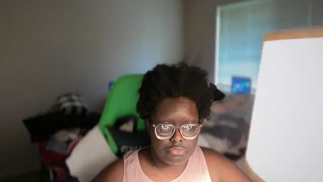 Yagurl  west online show from December 21, 2025, 7:10 pm