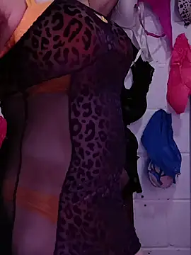 Snapshot of Mshizzle12 chatting on October 16, 2025, 9:16 pm Mshizzle12 online show from October 16, 2025, 9:16 pm