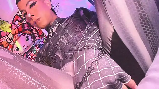 BABY-puppy18XX online show from November 9, 2025, 3:43 pm