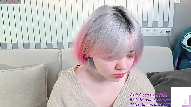   KawaiiYuki   online show from May 15, 2026, 3:57 am