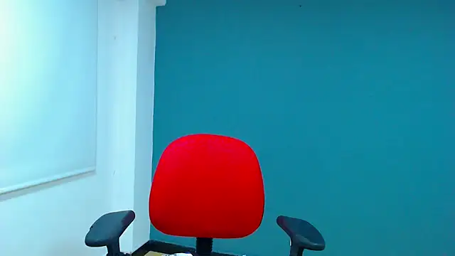 danna- roouss online show from February 3, 2026, 2:53 am