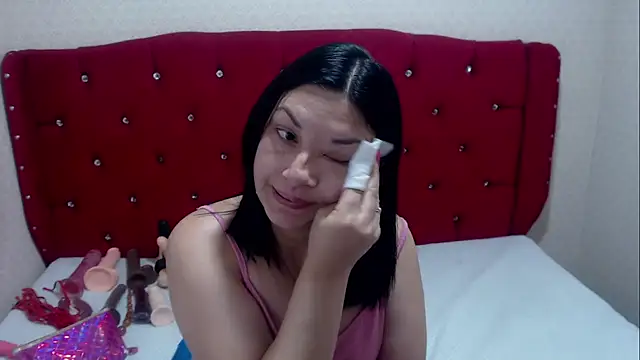 AdaFawxx online show from September 20, 2025, 4:24 am