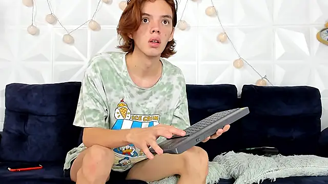 daniel hot03 online show from February 8, 2025, 1:33 pm