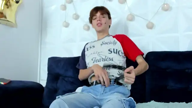 daniel hot03 online show from February 19, 2025, 9:36 pm